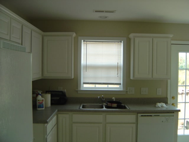 Building Photo - Three Bedroom Home Convenient to HWY 29
