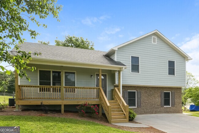 Building Photo - 22 Fairfield Dr SW