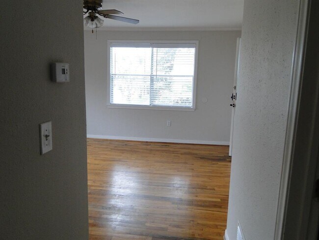 Building Photo - 1539 Hawthorne St