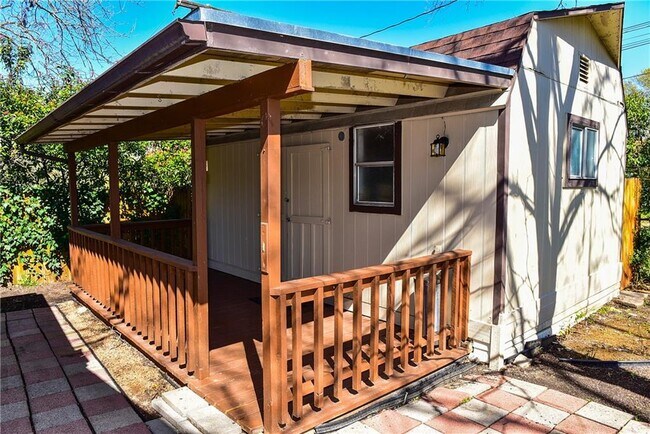 Building Photo - 2102 Lanier Dr