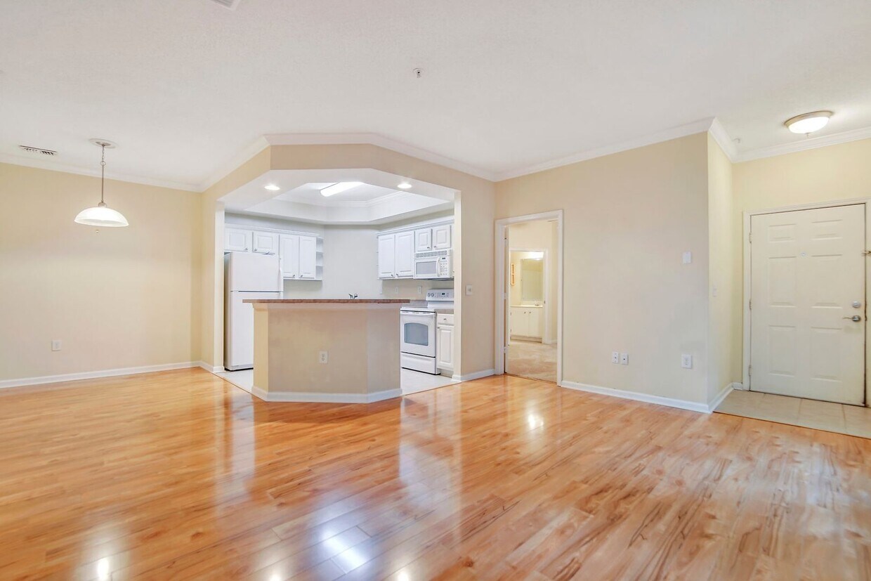 Foto principal - HOLIDAY CHEER - 50% Off 1st Month's Rent