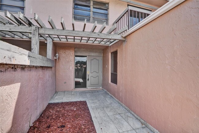 Foto del edificio - 20607 NE 7th Ct