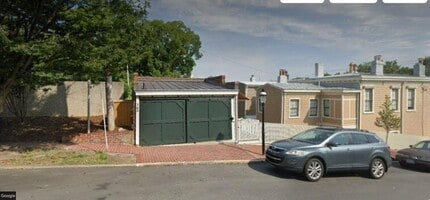 Building Photo - 260 N 22nd St