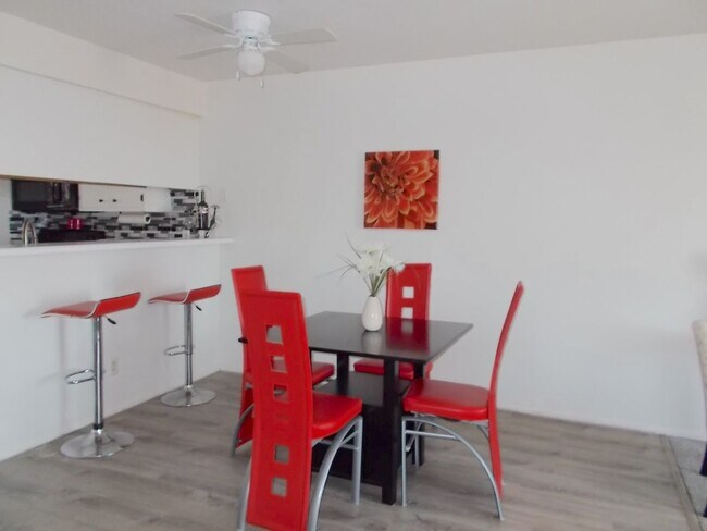 Foto del edificio - 2 Bed / 2 Bath Fully Furnished Condo – Top...