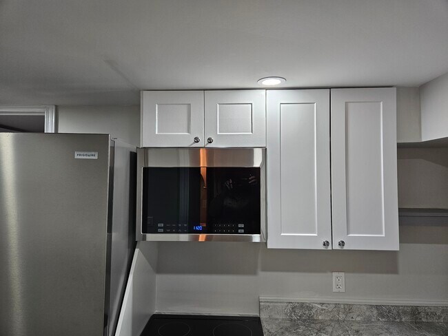 Photo du bâtiment - 414 Stirling Av S