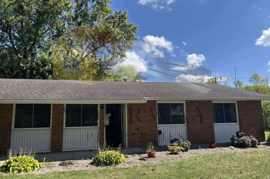 Primary Photo - 62 Kenwick Dr