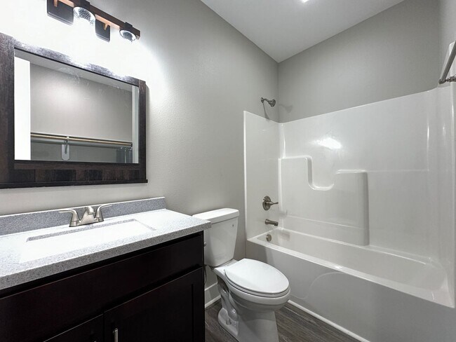 Building Photo - 3 Bedroom • 2 Bath Duplex on 23rd Street!