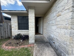 Building Photo - 1209 Armadillo Rd