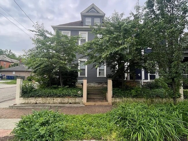 Building Photo - 299 Reinhard Ave
