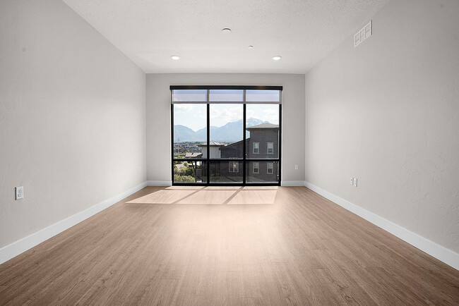 Foto del edificio - Gardner Station