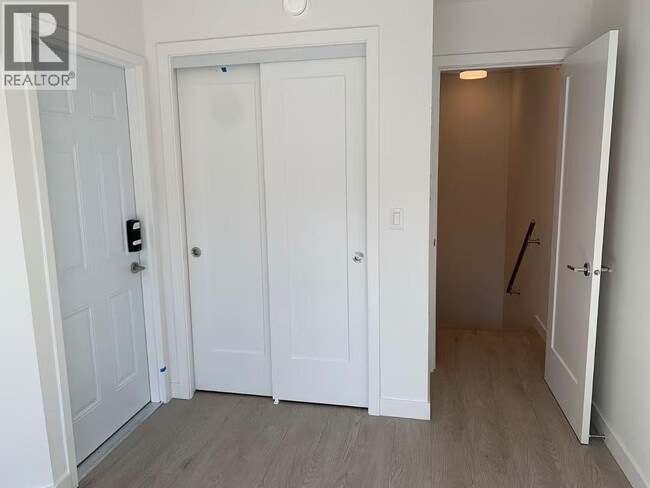 Photo du bâtiment - 720 E 3rd St