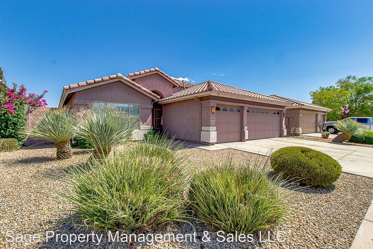 Foto principal - 3 br, 2 bath House - 5022 E Libby St.