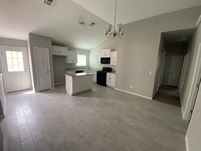 Building Photo - EASTSIDE HOME FOR RENT
