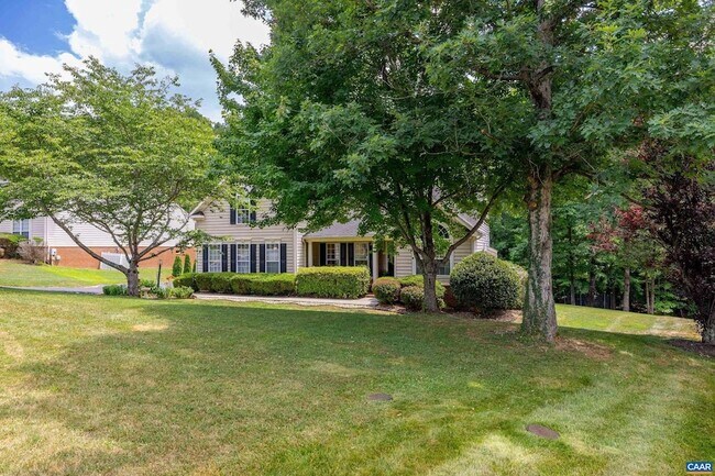 Foto del edificio - 137 Whispering Woods Pl