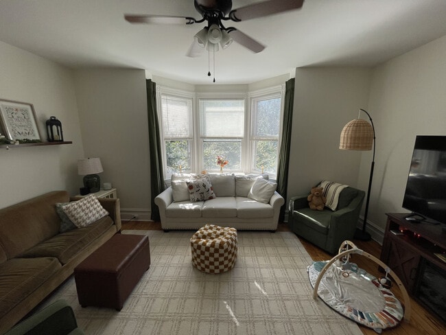 Foto del edificio - 613 W Chestnut St