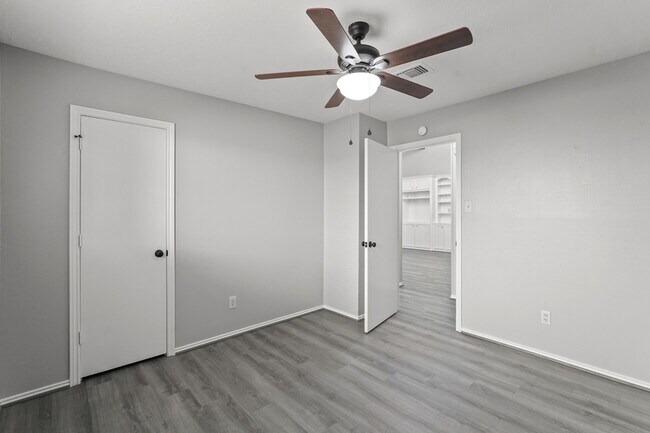 Foto del edificio - 2514 Knollbrook Ln