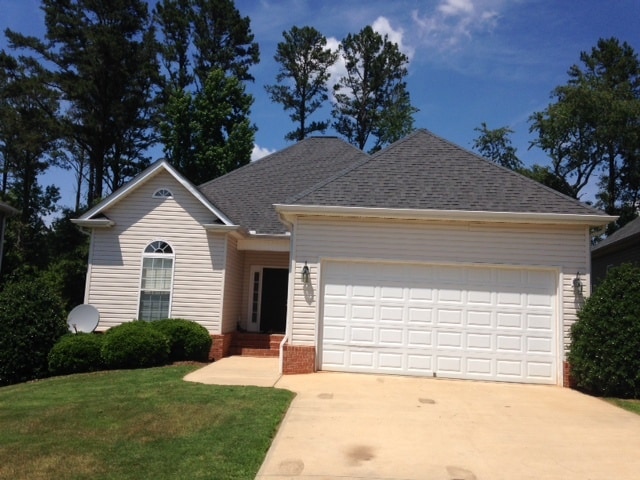 Building Photo - 208 Summergrass Dr