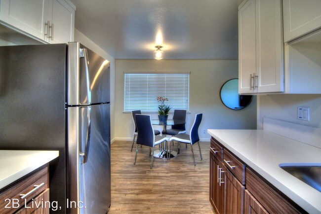Building Photo - 565 Escuela Ave