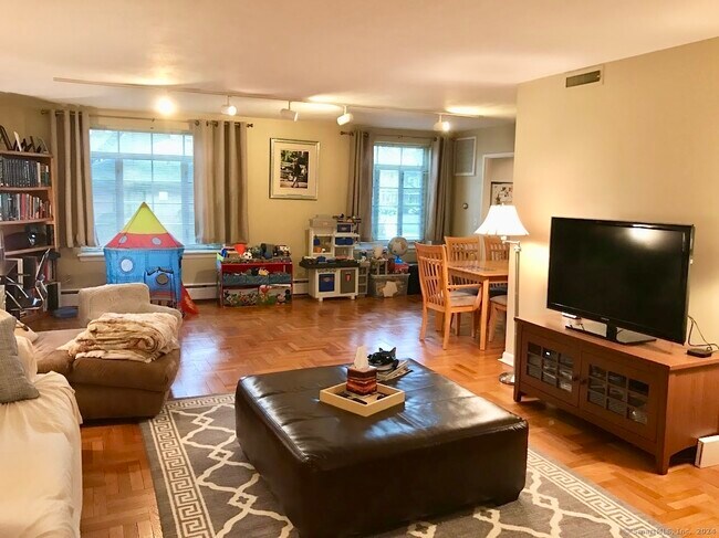 Foto del edificio - 30 Outlook Ave