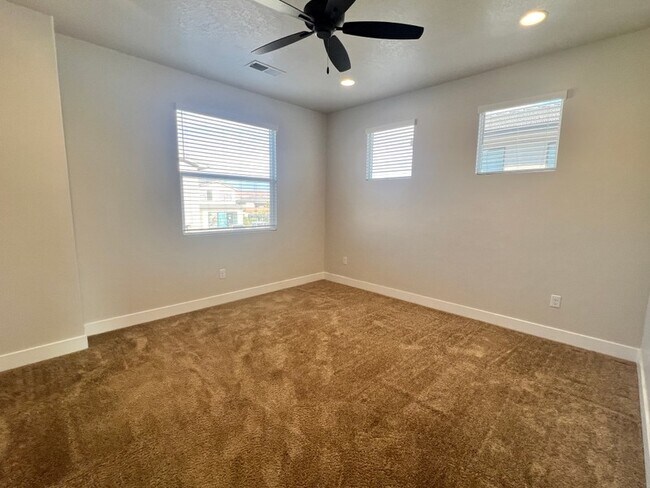 Foto del edificio - 843 American Beech Ln