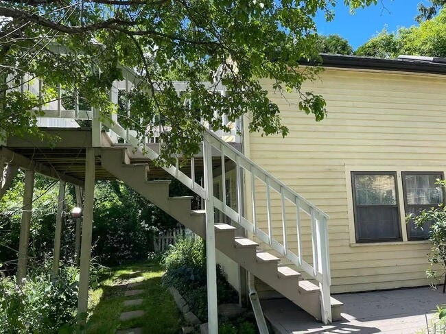 Foto del edificio - 172 Northwest St