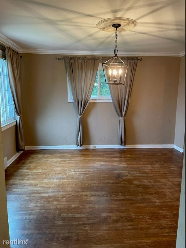 Building Photo - 3 br, 2 bath House - 201 Broughton Rd