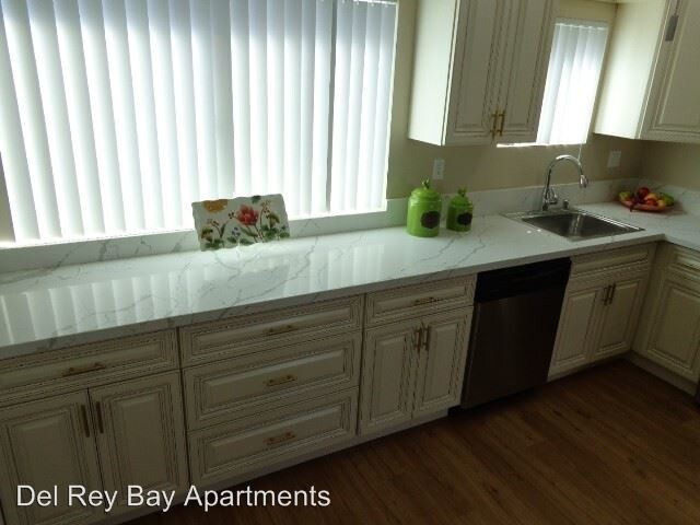 Building Photo - 1 br, 1 bath Apartment - 3455 Del Rey Street