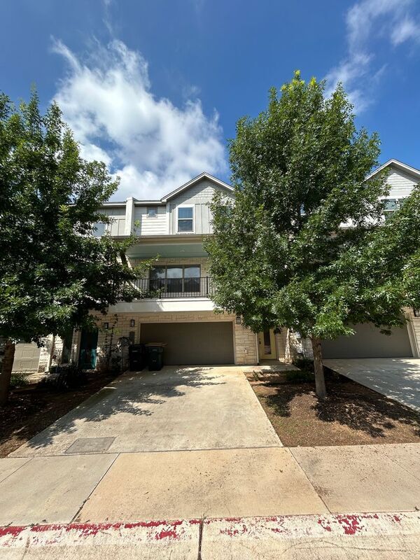 Building Photo - 204 Birch Oak Ln