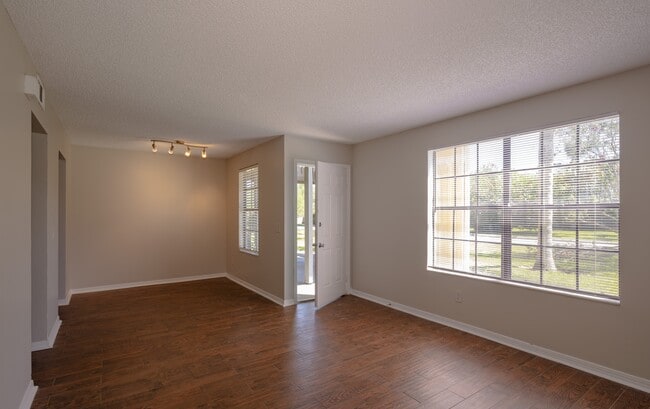 Building Photo - Seaside Villas Apartments