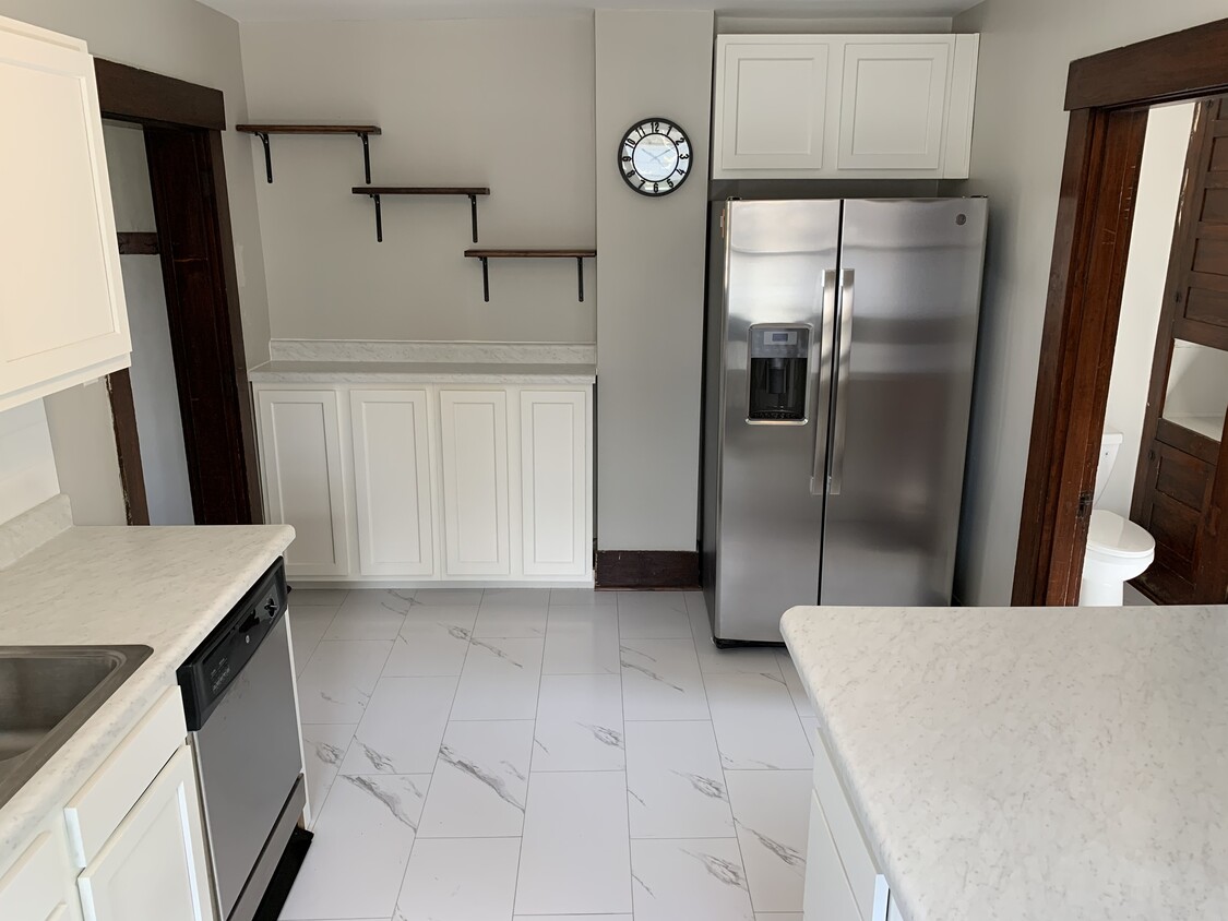 Kitchen - 1 Pearson Ct