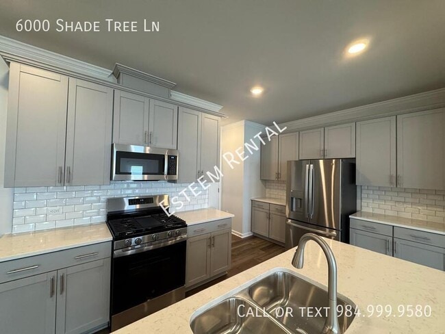 Foto del edificio - 6000 Shade Tree Ln