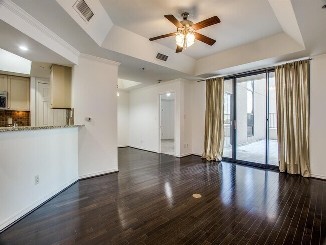 Foto del edificio - 5909 Luther Ln