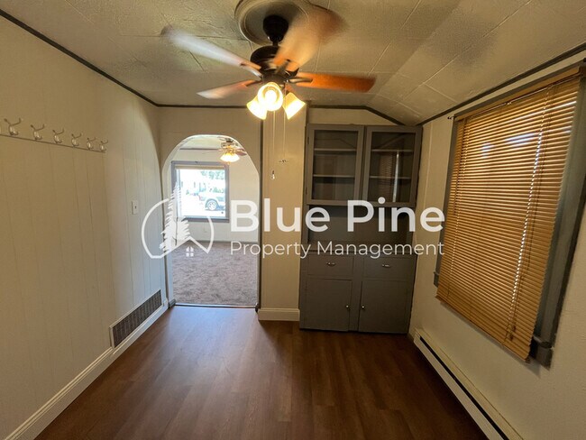 Foto del edificio - 498 E 17th St