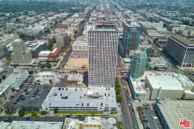 Building Photo - 3810 Wilshire Blvd