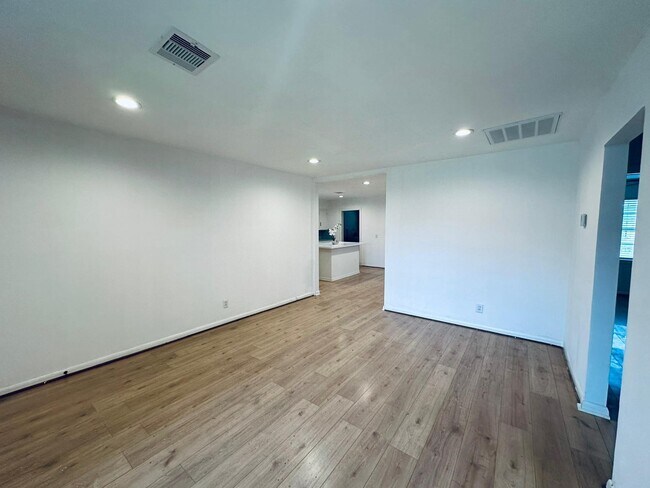 Foto del edificio - 4410 Billingsley St