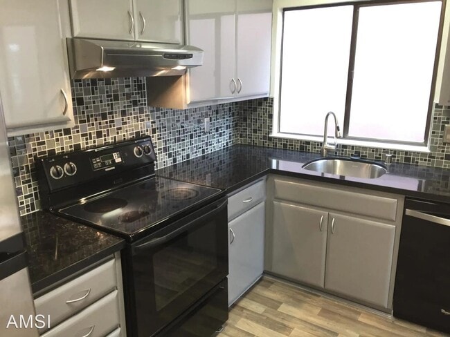 Building Photo - 2 br, 2 bath House - 445 Upper Terrace #8