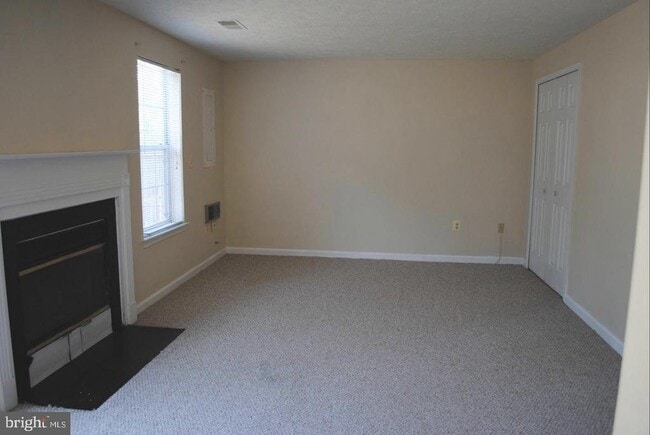 Foto del edificio - 501 Waters Cove Ct