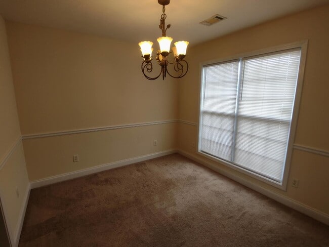 Building Photo - 4 Bedroom - Near West Gate to Ft Moore