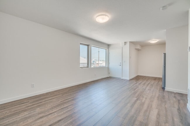 Unit 7 - Steele Apartments