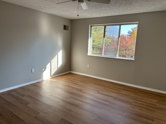 Building Photo - 12417 Hickory Tree Way