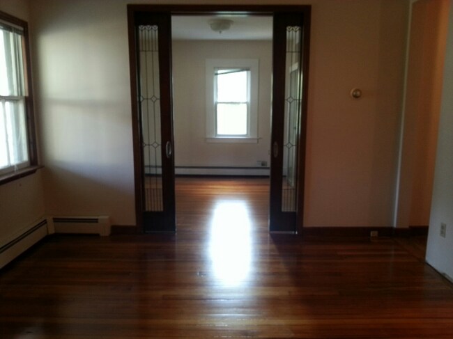 Building Photo - 33 Landin St