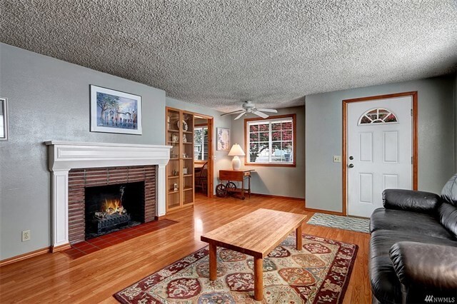 Building Photo - 15833 16th Ave SW