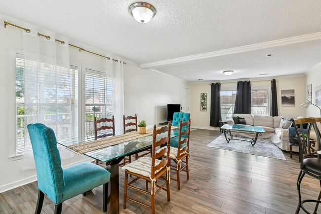Foto del edificio - 4416 Dreux Ave