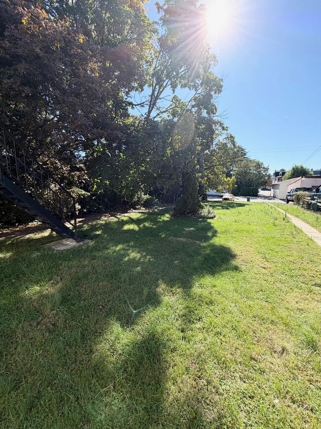 Foto del edificio - 1422 W Philadelphia St