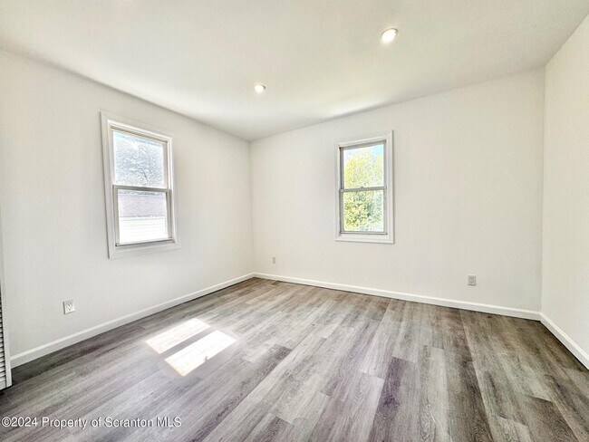 Foto del edificio - 317 Oak St