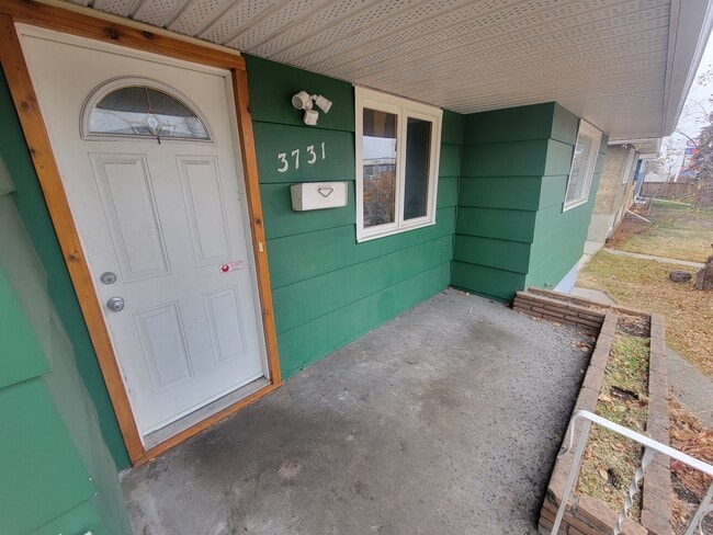 Building Photo - 3731 Richmond Rd SW