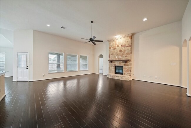 Building Photo - 8132 Tranquil Lake Way