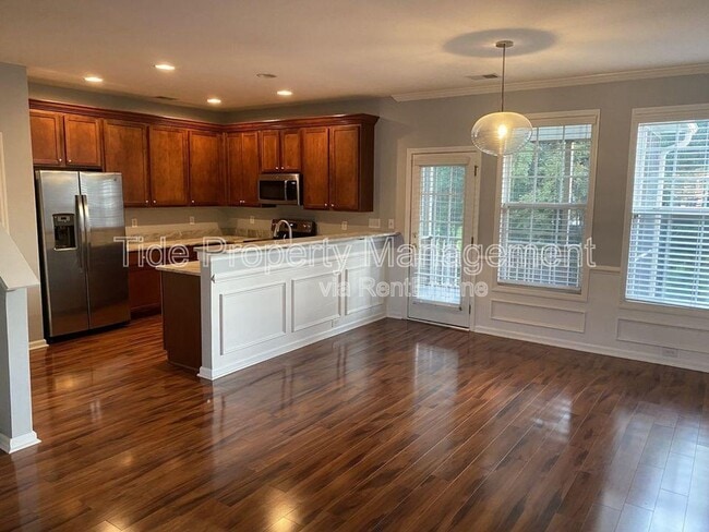 Building Photo - 1451 Hamlin Park Cir