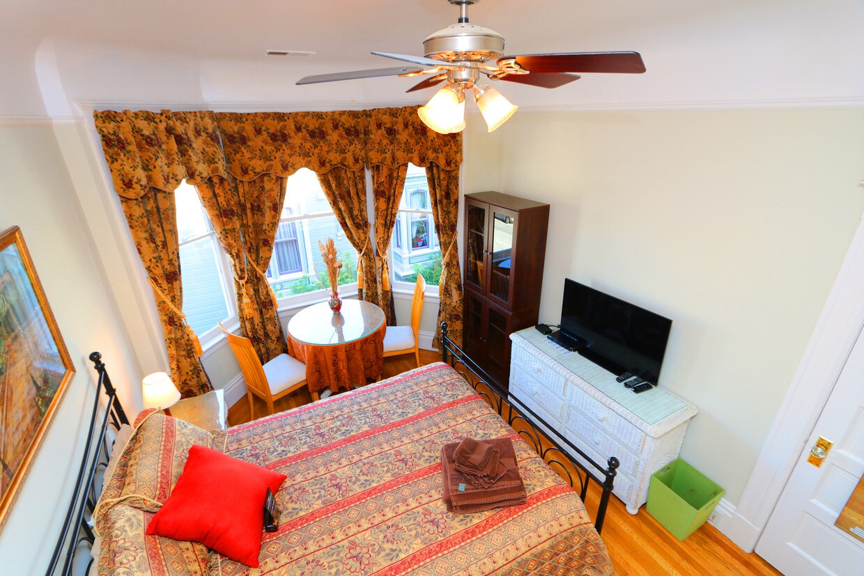 Private Furnished Room for Rent - 124 Fillmore St