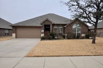 Building Photo - 2212 Caroline Dr